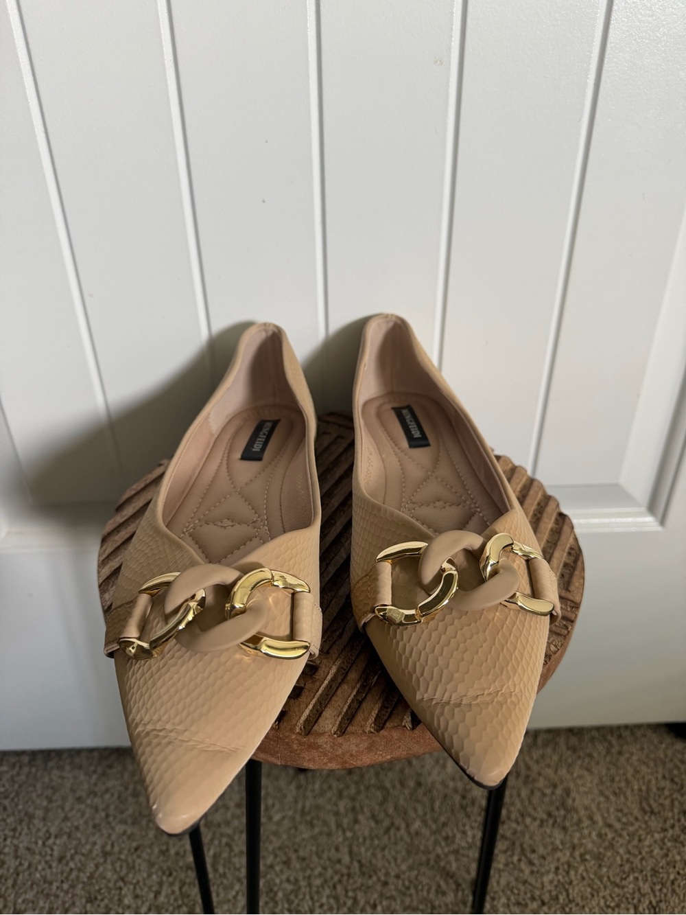 Women’s Pointed Toe Chain Accent Flats - Nude